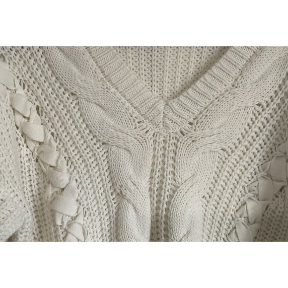 Ultra Flirt XL Woman’s Ivory V-Neck Cable Acrylic Sweater Style RS617401 - Picture 6 of 12